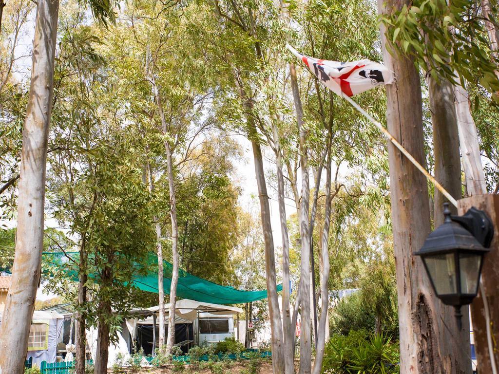 Camping Cala D'Ostia Pula Eksteriør bilde